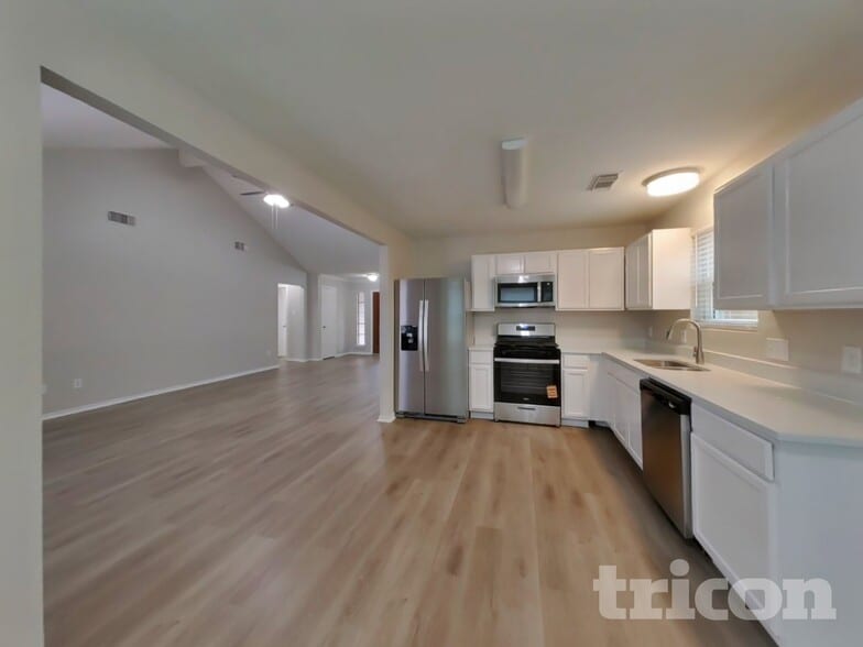 Building Photo - 19403 Misty Cove Dr