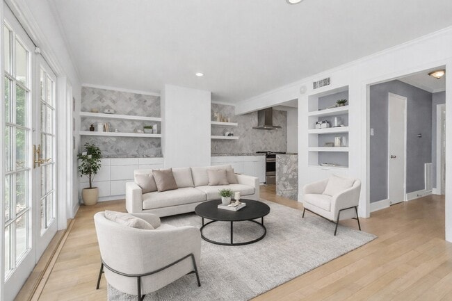 Building Photo - 3934 Roseland St