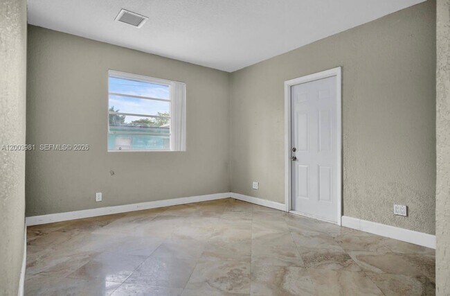 Building Photo - 1630 Van Buren St