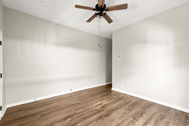 Building Photo - 361 Cameron St SE