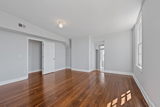 Building Photo - 239 W Lafayette Ave