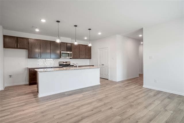 Building Photo - 2110 Ridgecrest Ln