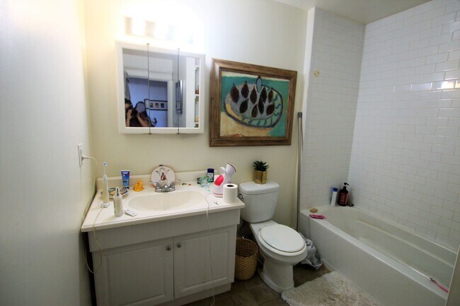 Building Photo - Newly renovated one bedroom unit in a great location in Brewerytown