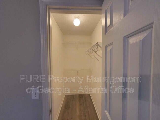 Building Photo - 102 Laguna Springs Dr