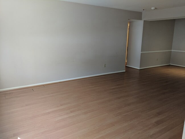 Building Photo - Englewood/DTC Ground Floor 2 Bedroom 2 Bath Condo For Rent - Great Location and Amenities