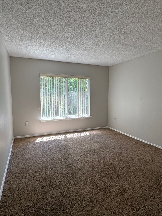 Building Photo - 1854 Meadow Pond Way