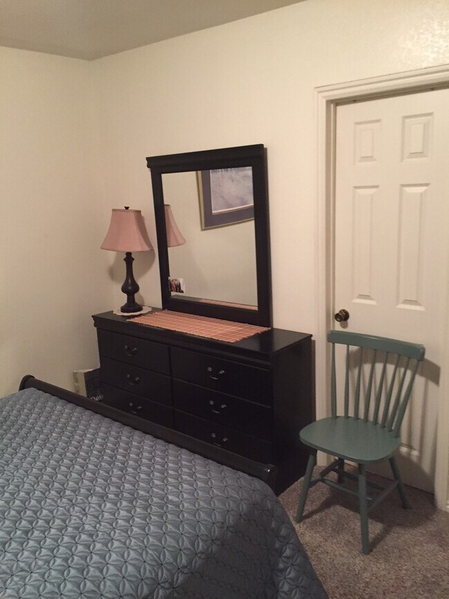 Building Photo - Partially Furnished 2 bedroom, 1 bathroom ...