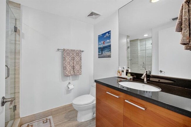 Building Photo - 101 S Fort Lauderdale Beach Blvd