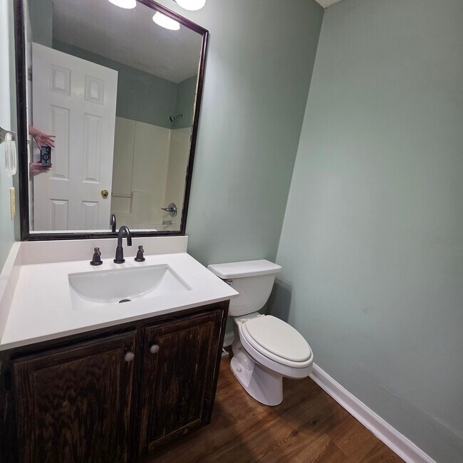 Building Photo - 3114 Fernridge Dr