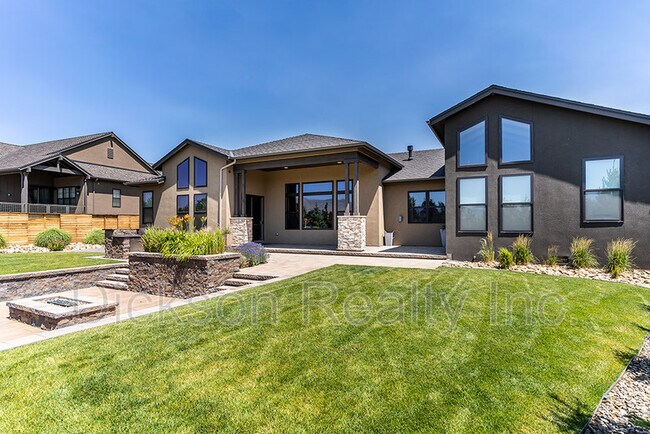 Building Photo - 4001 Whispering Pine Loop