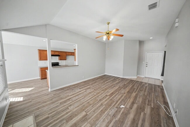 Building Photo - Updated Single-Story Home in Escondido North - Realtor Commission: $500