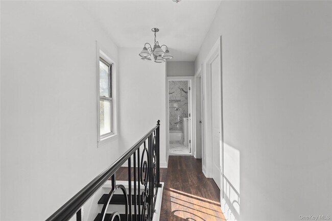 Building Photo - 1631 Paulding Ave