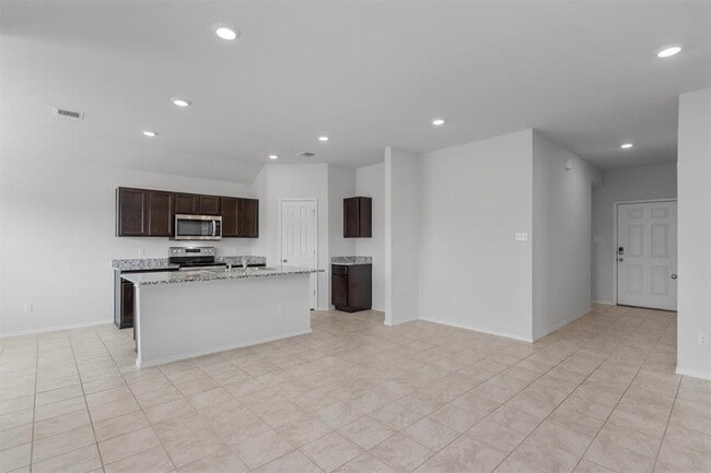 Building Photo - 108 Ragnar Dr