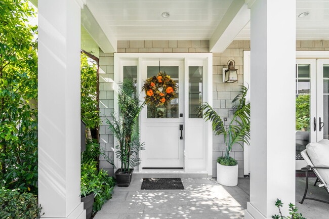 Building Photo - California Coastal Awaits: Luxurious Custom 3-Bedroom Home with Marble Touches on Balboa Island