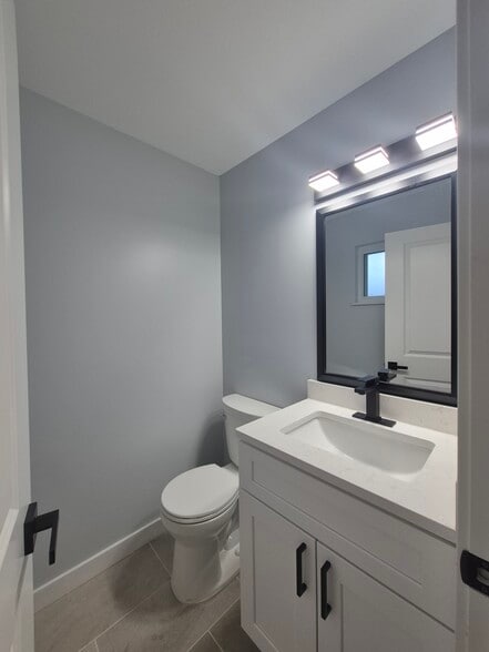 Building Photo - 263 E 1350 N