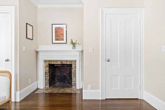 Building Photo - 90 Maple Pl