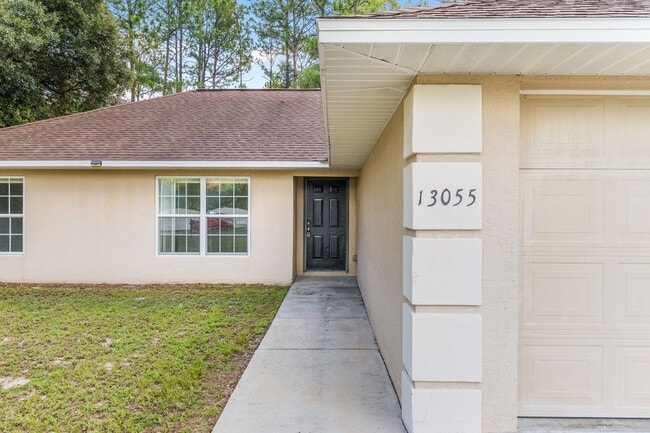 Building Photo - Spacious 3-Bedroom Home with Modern Open Floor Plan in Desirable Marion Oaks!