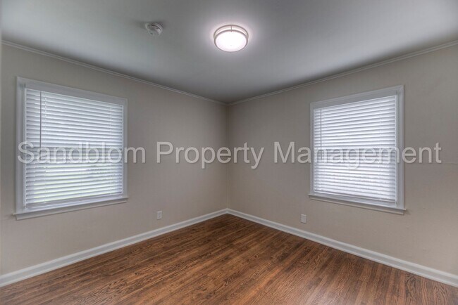 Building Photo - 5169 S Troost Ave