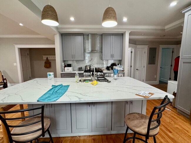 Building Photo - 62 Manet Rd