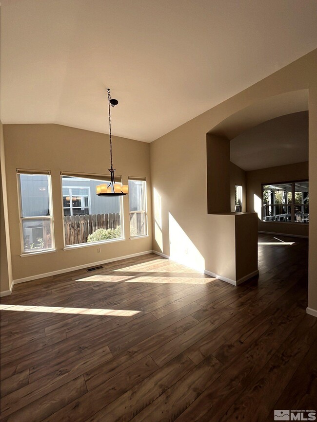 Building Photo - 4875 Crestside Dr