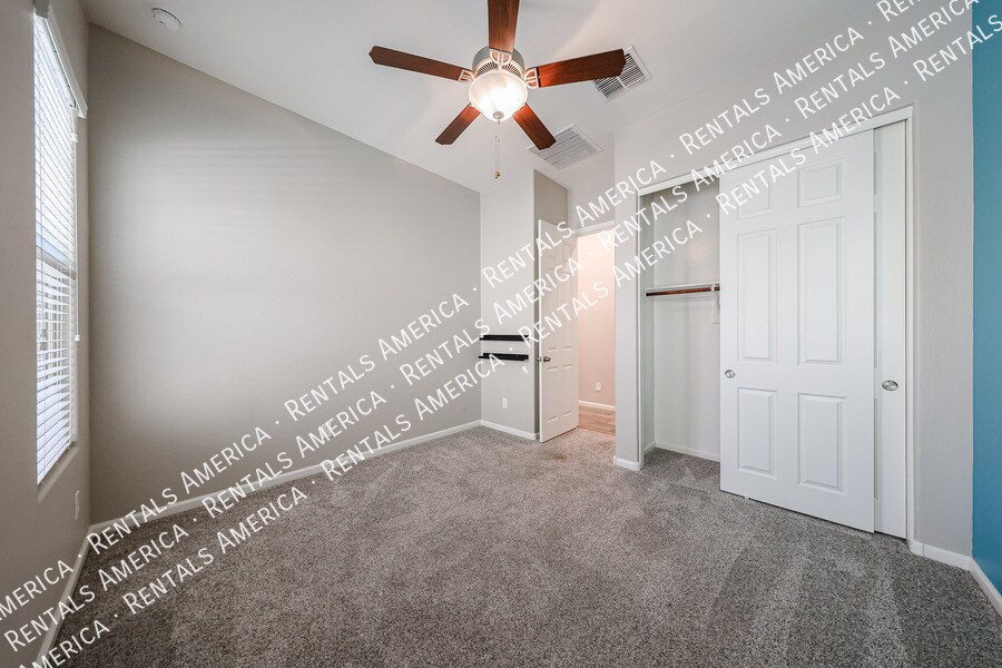 Building Photo - 3865 E Dogwood Pl