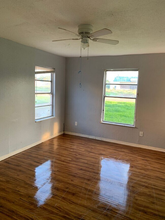 Building Photo - Comfortable 2 bedroom house in Galveston