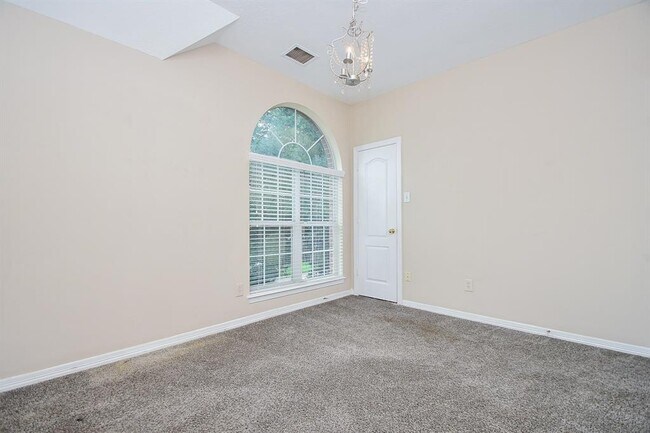 Building Photo - 21915 Stockbridge Ln