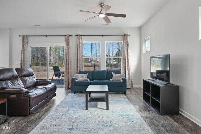 Building Photo - 319 Joneshaven Dr