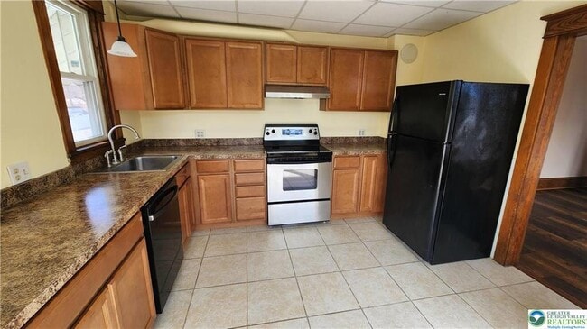Building Photo - 4631 Lehigh Dr
