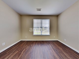 Building Photo - 212 Meadow Wood Rd