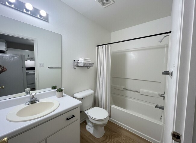 Building Photo - Recently Renovated Units in Killen, AL