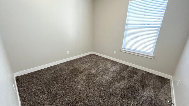 Building Photo - 3 Bed/2 Bathroom home in Herriman