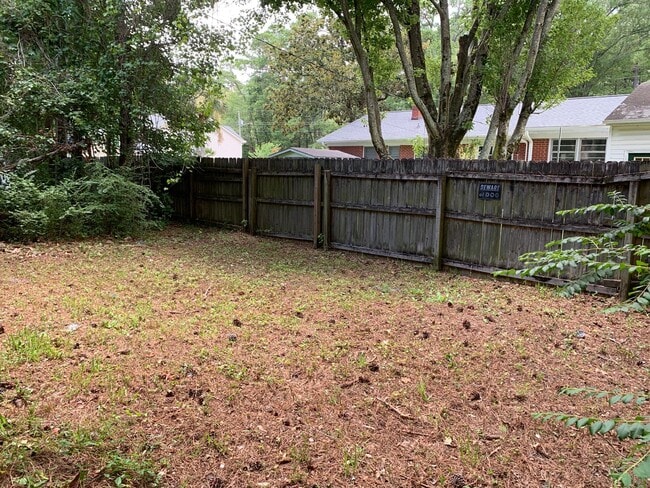 Building Photo - 2114 Wisteria Dr