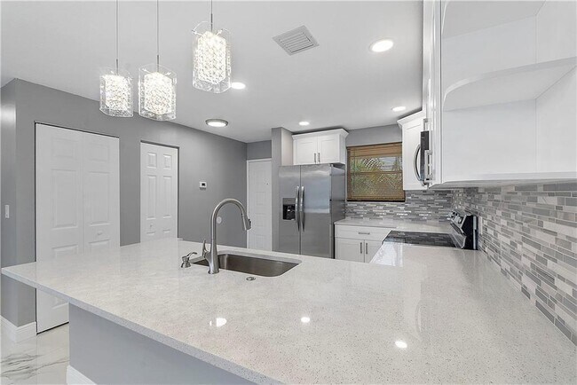 Building Photo - 11477 NW 39th Ct
