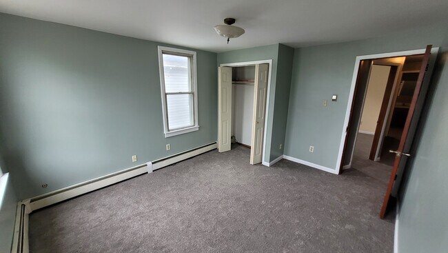 Bedroom 1 - 624 Deacon St