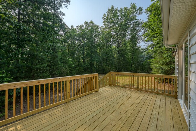 Building Photo - 2416 Horseshoe Bend Dr
