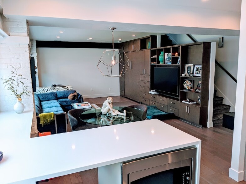 Building Photo - 121 S Jackson St