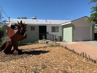 Building Photo - Lovely 2 Bedroom, 2 Bath Home Near Old Town! Available Now!