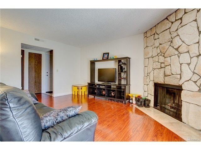 Building Photo - Cozy 1 bedroom in the heart of Kingsgate neighborhood