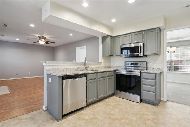 Building Photo - Grist Mill Estates - Hampton