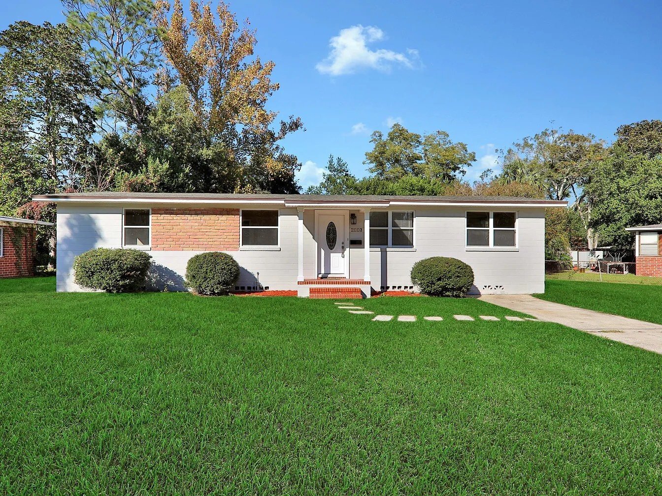 Building Photo - 6331 Pine Summit Dr