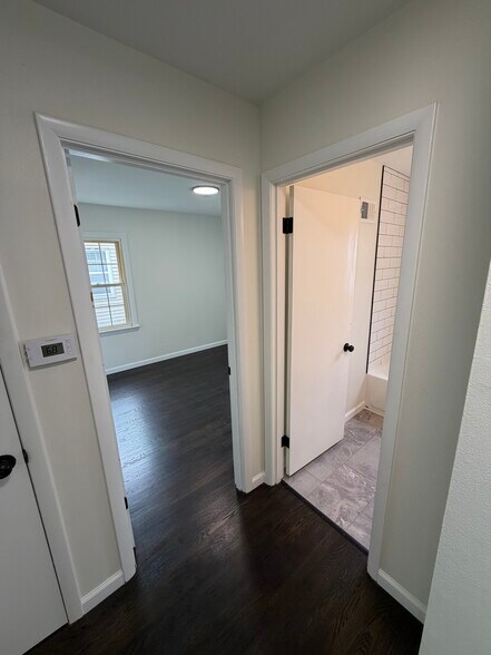 Building Photo - 8649 Kathlyn Dr