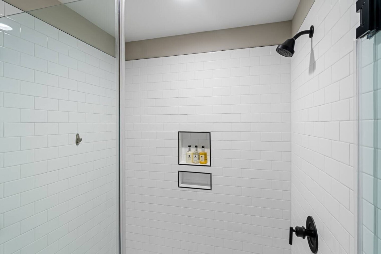 Building Photo - 628 Herms Ave