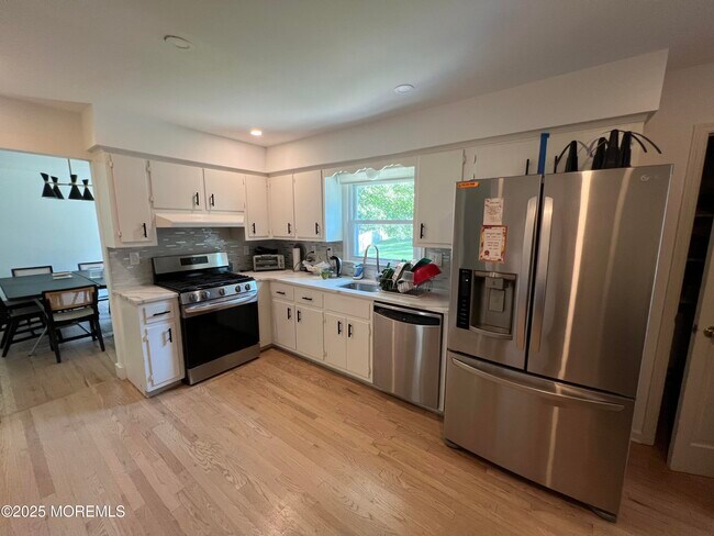 Building Photo - 534 Apple Dr