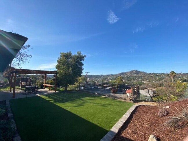 Building Photo - Fabulous House w/Great Backyard w/View and A/C in Casa De Oro!