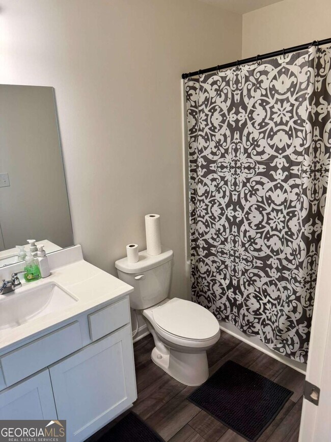 Building Photo - 536 Magnolia Cir