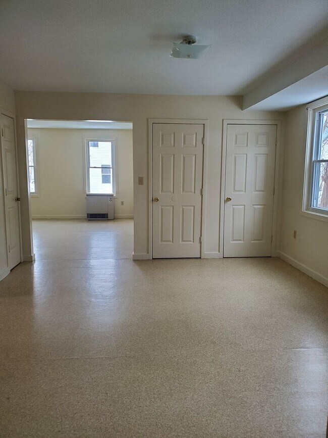 Building Photo - 64 Spring St