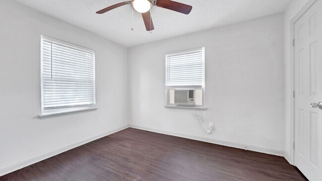 Building Photo - 2503 Delano St