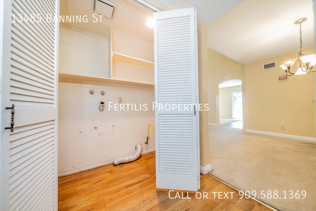 Building Photo - 13485 Banning St