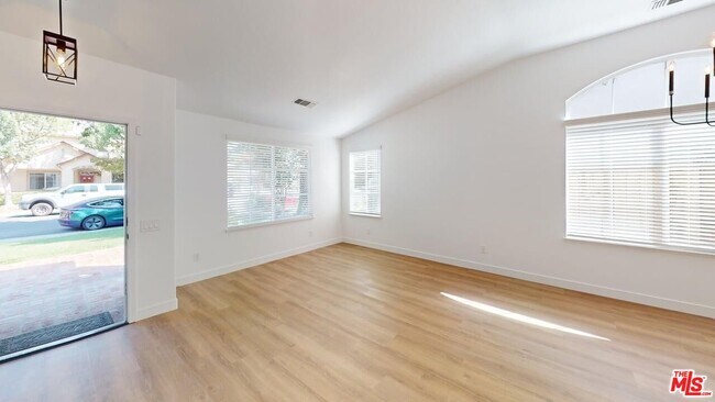 Building Photo - 1912 Veranda Ct